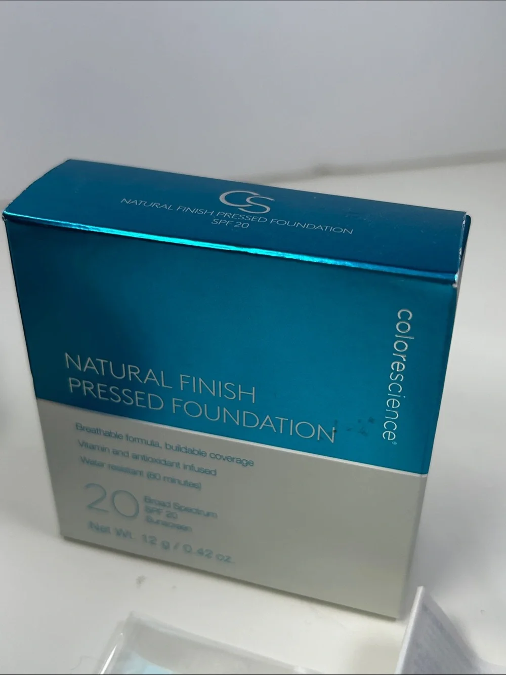 Colorscience Natural Finish Pressed Foundation - Light Ivory